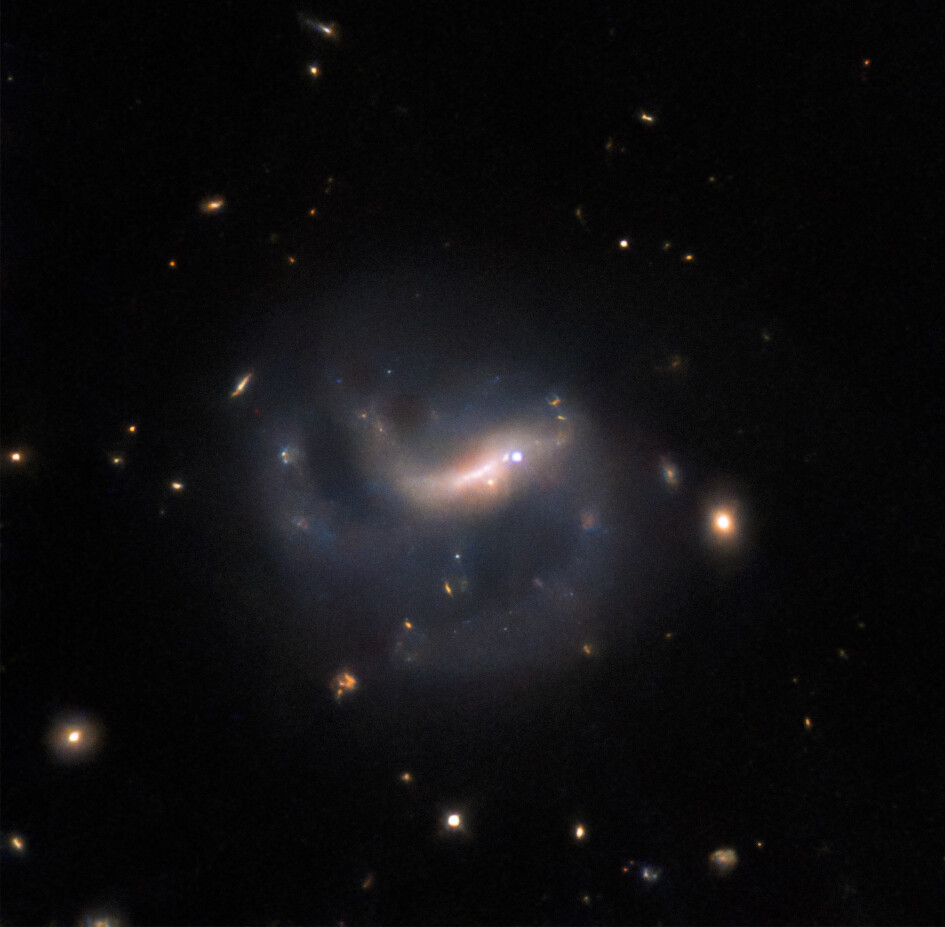 Hubble Captures Stunning Image of Supernova in Galaxy LEDA 857074.